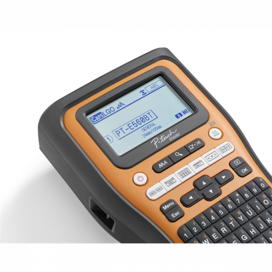 BROTHER Címkéző PT-E560BTSP, QWERTY billentyűzet, TZe szalag: 3,5-24mm, (tölthető akku, hordtáska, TZE szalag készlet)