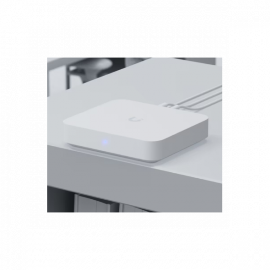 UBiQUiTi Vezetékes Router Gateway  4x2,5Gbit (LAN) + 1x2,5Gbit (WAN), IPS/IDS védelem, OpenVPN, Asztali - UXG-MAX