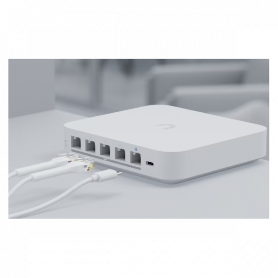 UBiQUiTi Vezetékes Router Gateway  4x2,5Gbit (LAN) + 1x2,5Gbit (WAN), IPS/IDS védelem, OpenVPN, Asztali - UXG-MAX